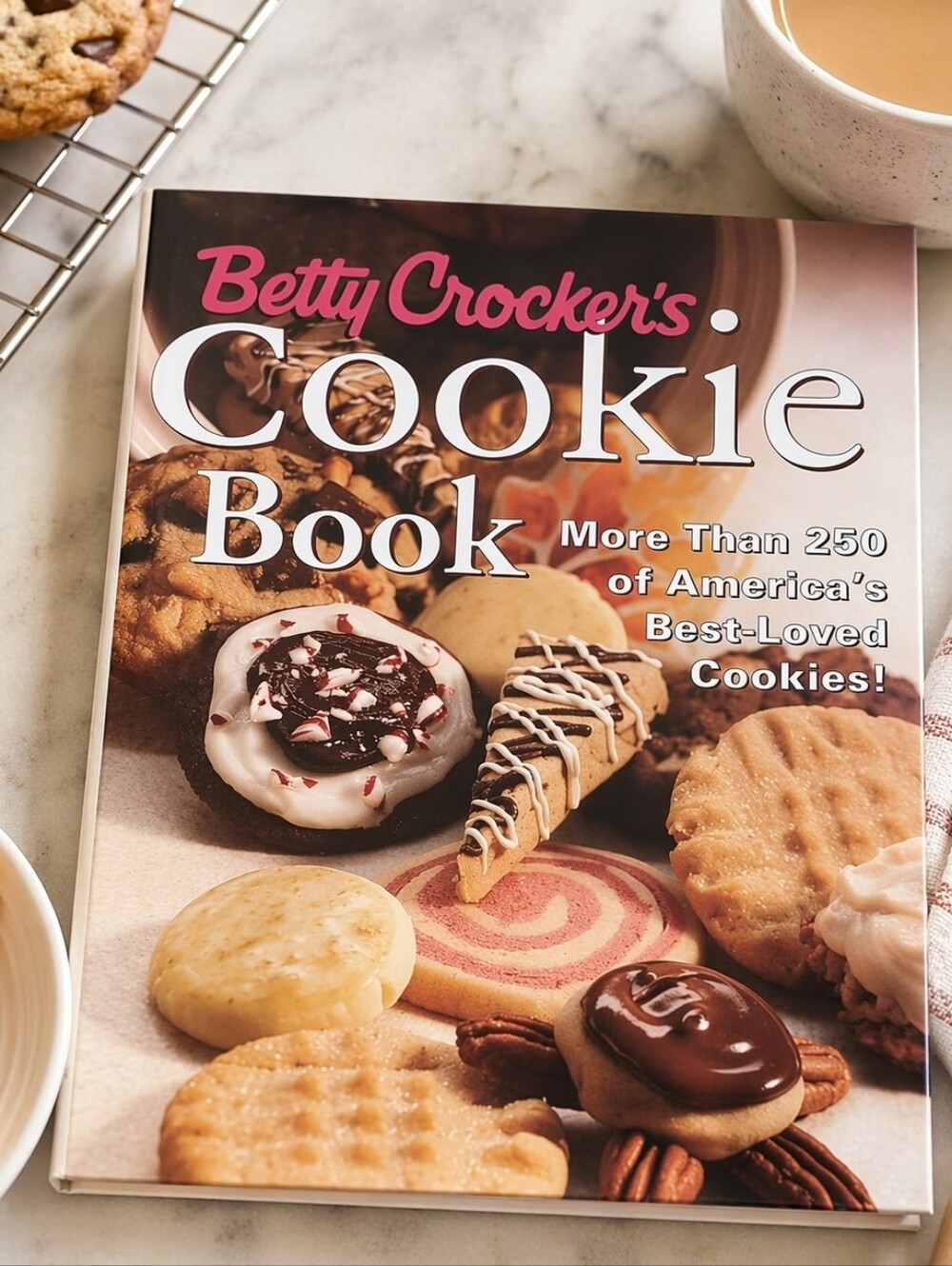 Betty Crocker’s Cookie Book – 250+ Classic Recipes
